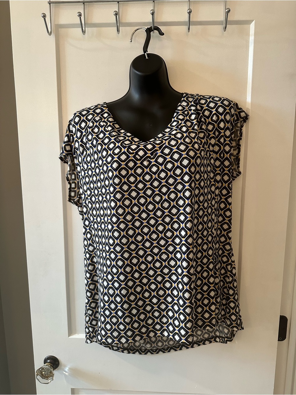 Worthington XL Navy and White Geometric V-Neck Blouse